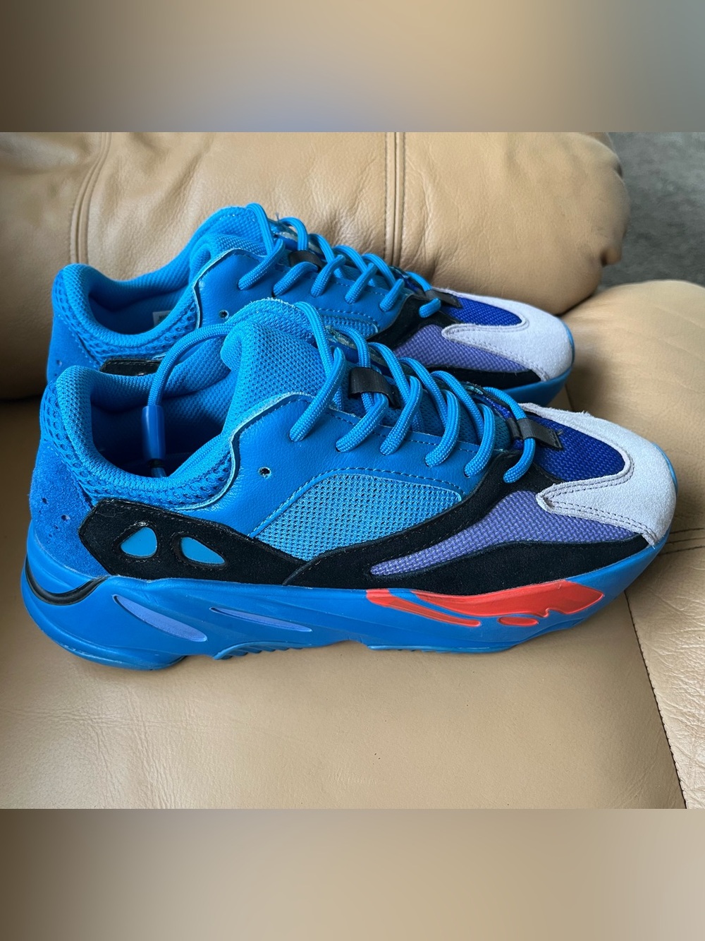 Adidas Boost Yeezy 700 Hi-Res Blue 9 1/2